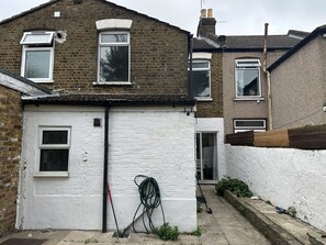 Exterior - Excellent 4 bedroom in enfield  (London)