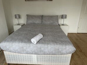 4 bedrooms, iron/ironing board, free WiFi, bed sheets