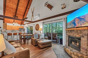 Smart-tv och eldstad