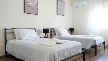 2 bedrooms, iron/ironing board, free WiFi, bed sheets
