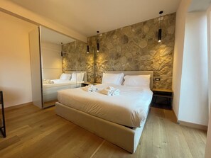 Superior Apartment | Premium bedding, down comforters, individually furnished, soundproofing - SnowLake Suite & Apartments  (Alleghe)