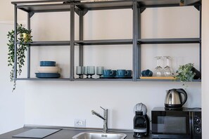 Deluxe Apartment, 1 Bedroom, Balcony | Private kitchen