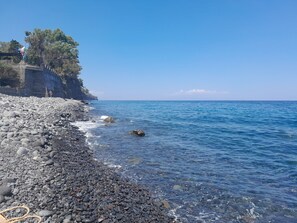Una spiaggia nelle vicinanze