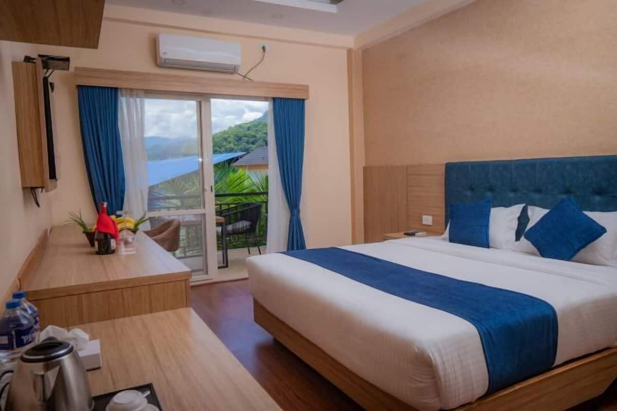 1 bedroom, premium bedding, soundproofing, free WiFi