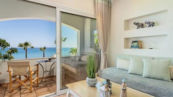 Aneria Suite 2 | Private kitchen | Fridge, oven, stovetop, cookware/dishes/utensils