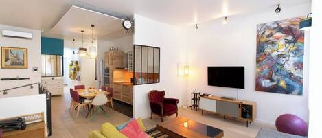 Télévision, livres, écrans d'ordinateur