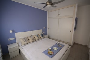 2 bedrooms, iron/ironing board, free WiFi, bed sheets