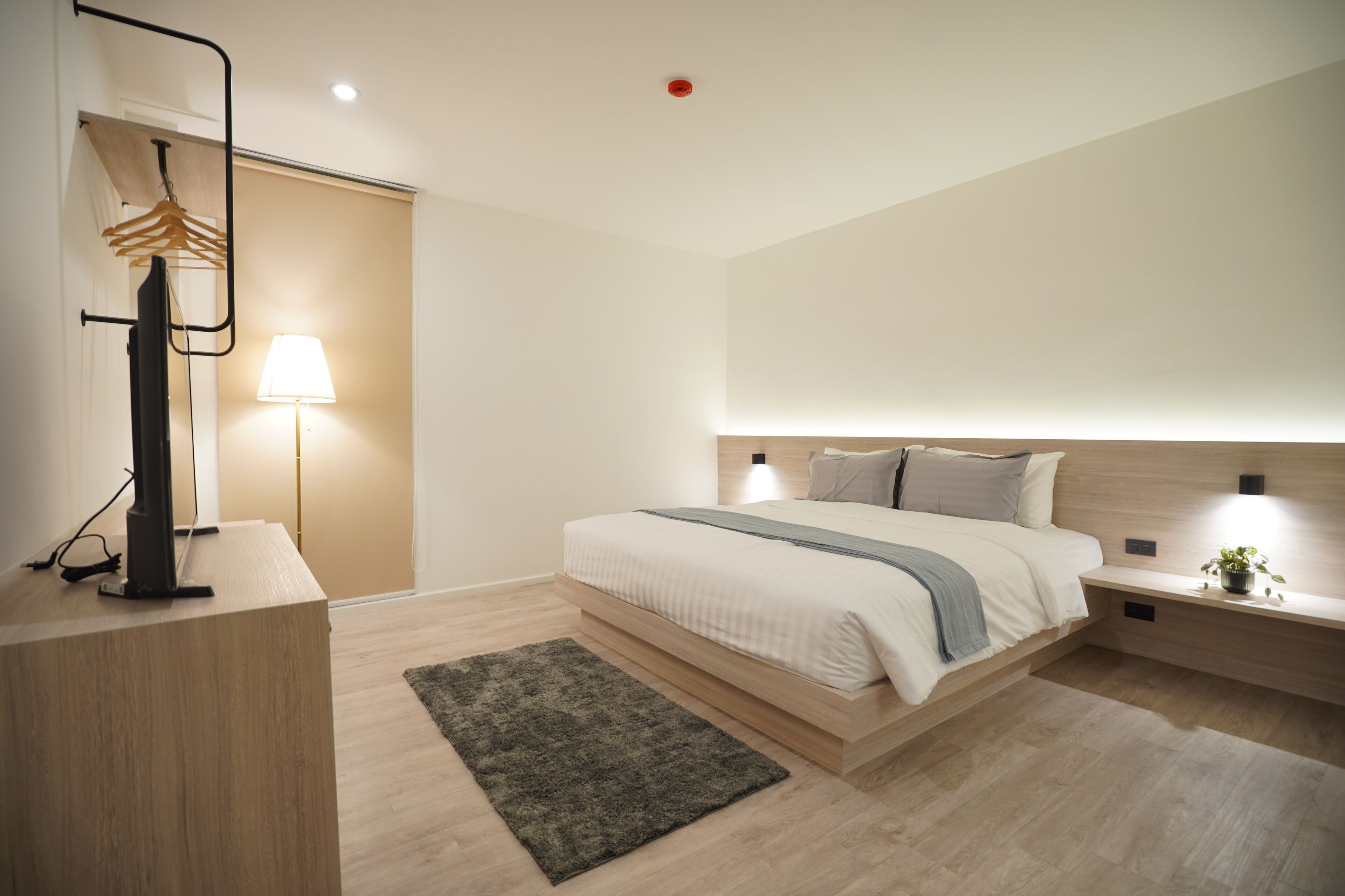 Mini-bar avec articles gratuits, bureau, Wi-Fi gratuit, draps fournis