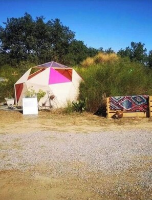 Exterior - Yourte 20 Cuisine Douche Extérieur Ferme et Toilette Séche Commun (Ponteilla)