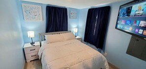 2 chambres, fer et planche à repasser, Wi-Fi, draps fournis