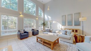 Smart TV, table football - Large Sprawling Home Very Close to the Beach and Activities! (Hilton Head)