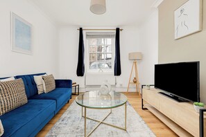 Apartemen | Area keluarga | TV, Netflix, dan layanan streaming