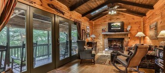 Dragonfly on the Cartecay River 2BR 2 BA Cabin -
