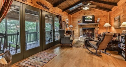 Dragonfly on the Cartecay River 2BR 2 BA Cabin -