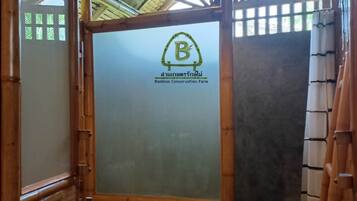 Family Room | Bathroom | Shower, rainfall showerhead, free toiletries, towels