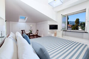 5 bedrooms, desk, iron/ironing board, free WiFi - AMORE RENTALS - Villa Flavia with Private SPA, Swimming Pool, Terraces, Sea View (Sorrento)