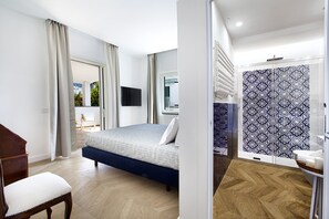 5 slaapkamers, een bureau, een strijkplank/strijkijzer, gratis wifi