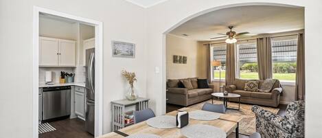 House, 3 Bedrooms | Dining