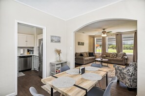 House, 3 Bedrooms | Dining