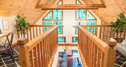 Cozy Forest Cabin with HOT TUB!