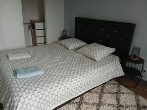 3 bedrooms, desk, travel crib, free WiFi
