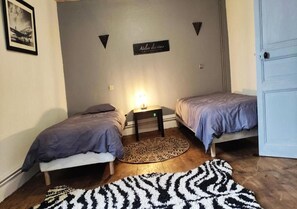 3 bedrooms, desk, travel crib, free WiFi