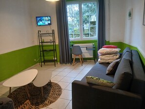 TV - Cap Nature - Maison Confort/relaxation 3 Chambres (Champniers-et-Reilhac)