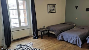 3 bedrooms, desk, travel crib, free WiFi
