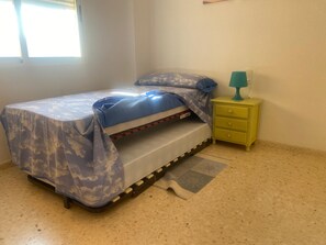 3 slaapkamers, een strijkplank/strijkijzer, beddengoed