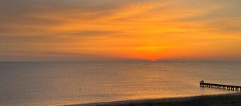 Ocean Front Penthouse Suite Magnificent Oceans views & King Bed