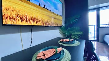 City Apartment | Dining room