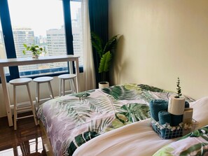 城市公寓式客房, 1 张大床, 城市景观 | 1 多间卧室、办公桌、熨斗/熨衣板、免费 WiFi