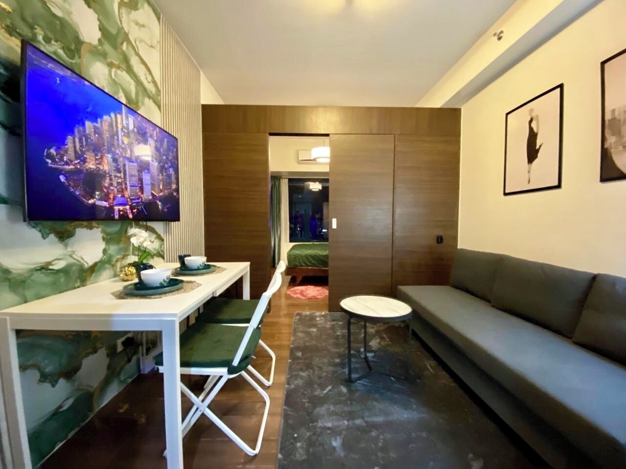 City-Apartment, 1 Queen-Bett und Schlafsofa, Küche, Stadtblick | 1 Schlafzimmer, Schreibtisch, Bügeleisen/Bügelbrett, kostenloses WLAN