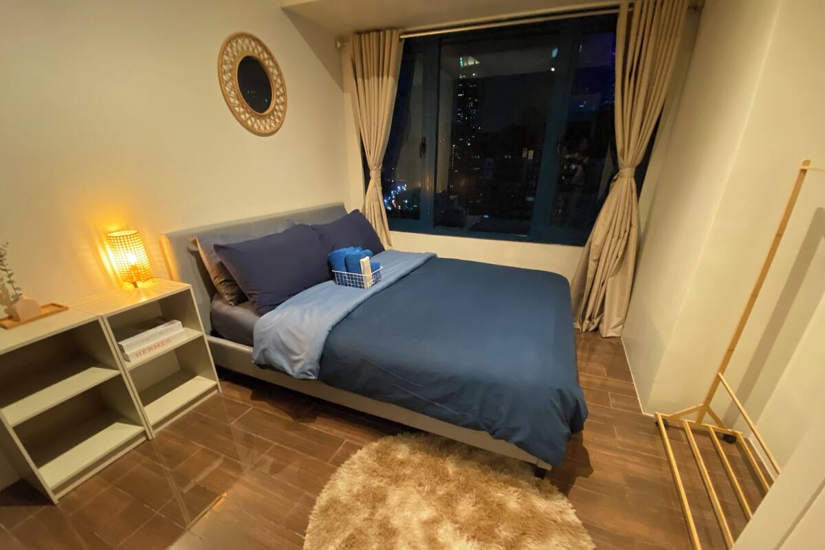 Leilighet – comfort, 1 queensize-seng med sovesofa, kjøkken, byutsikt | Oppholdsområde | Smart-TV, Netflix og strømmetjenester