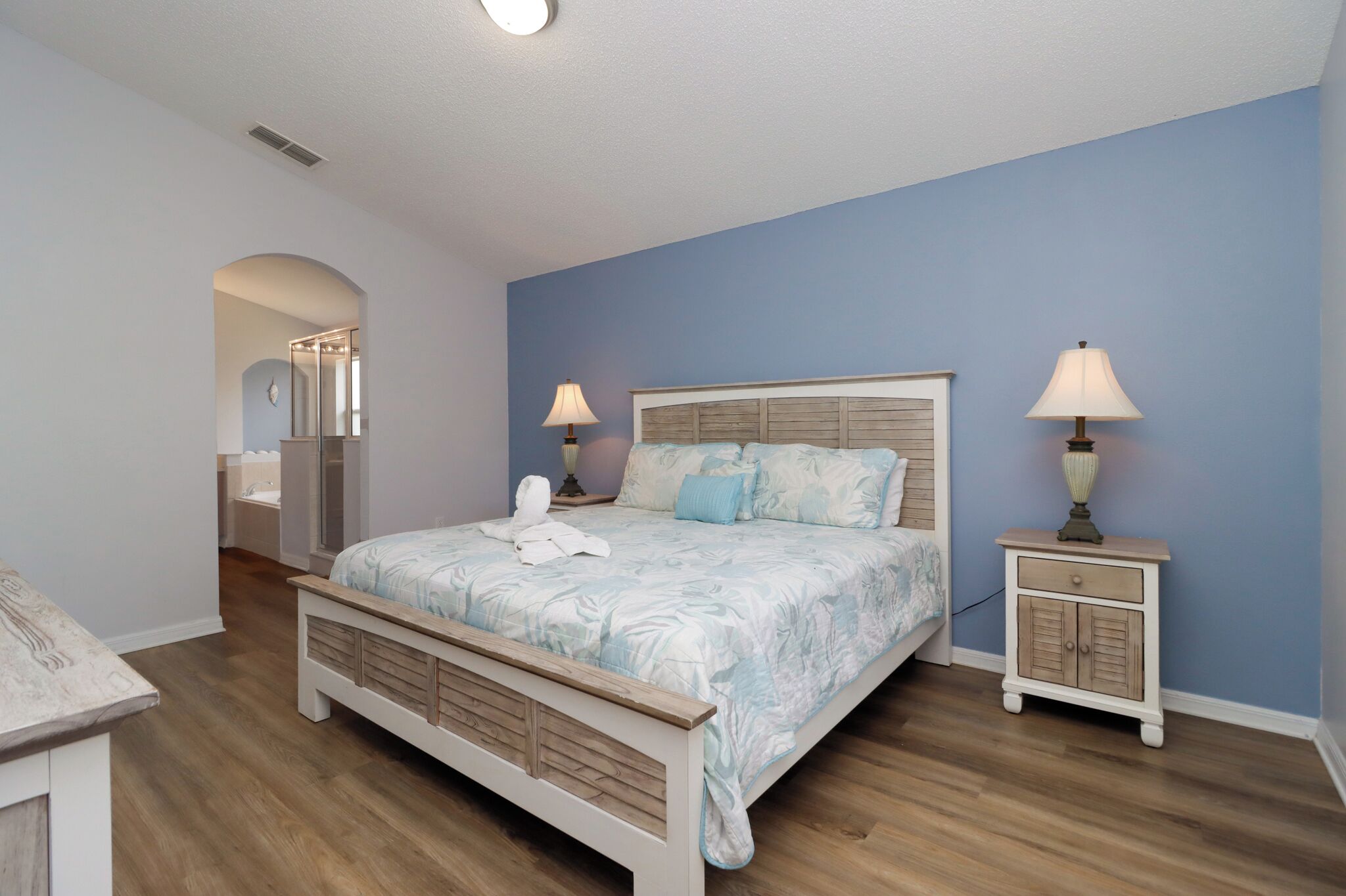 4 bedrooms, iron/ironing board, free cots/infant beds, travel cot