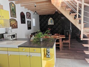 Kühlschrank, Mikrowelle, Ofen, Geschirrspüler