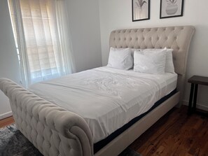 Room - Elegant 3 KINGs bedroom near Downtown Newark EWR NYC airport (Newark)