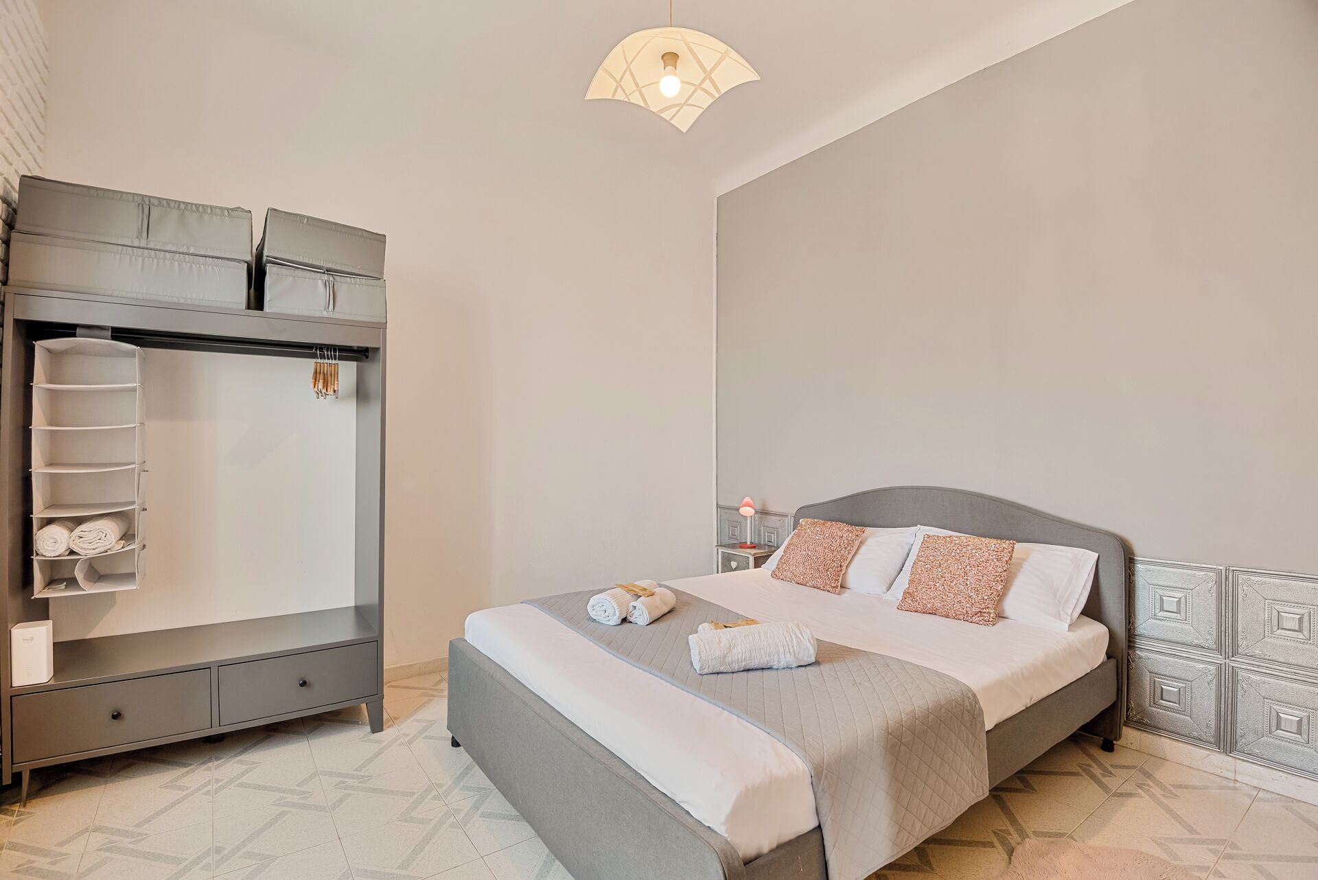 1 chambre, fer et planche à repasser, Wi-Fi gratuit, draps fournis