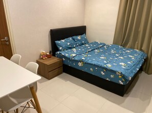 1 habitación, tabla de planchar con plancha, wifi y ropa de cama 