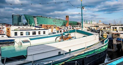 The Amsterdam boat Zaandam