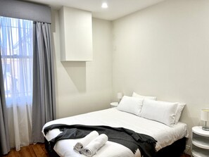 4 bedrooms, desk, iron/ironing board, travel crib