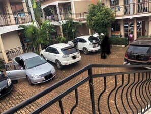 バリアフリー駐車場