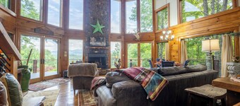 NEW! Luxury Nantahala Cabin with Mtn Views, SoakTub, Fire Pit