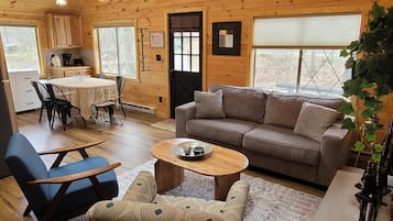 Smart TV, fireplace, table tennis