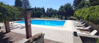 Apartamento vacacional con piscina y aire acondicionado en el agua