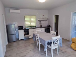 Fridge, microwave, stovetop, toaster