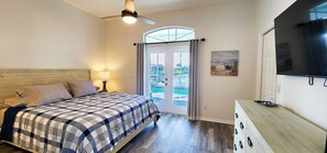 3 bedrooms, desk, iron/ironing board, free WiFi