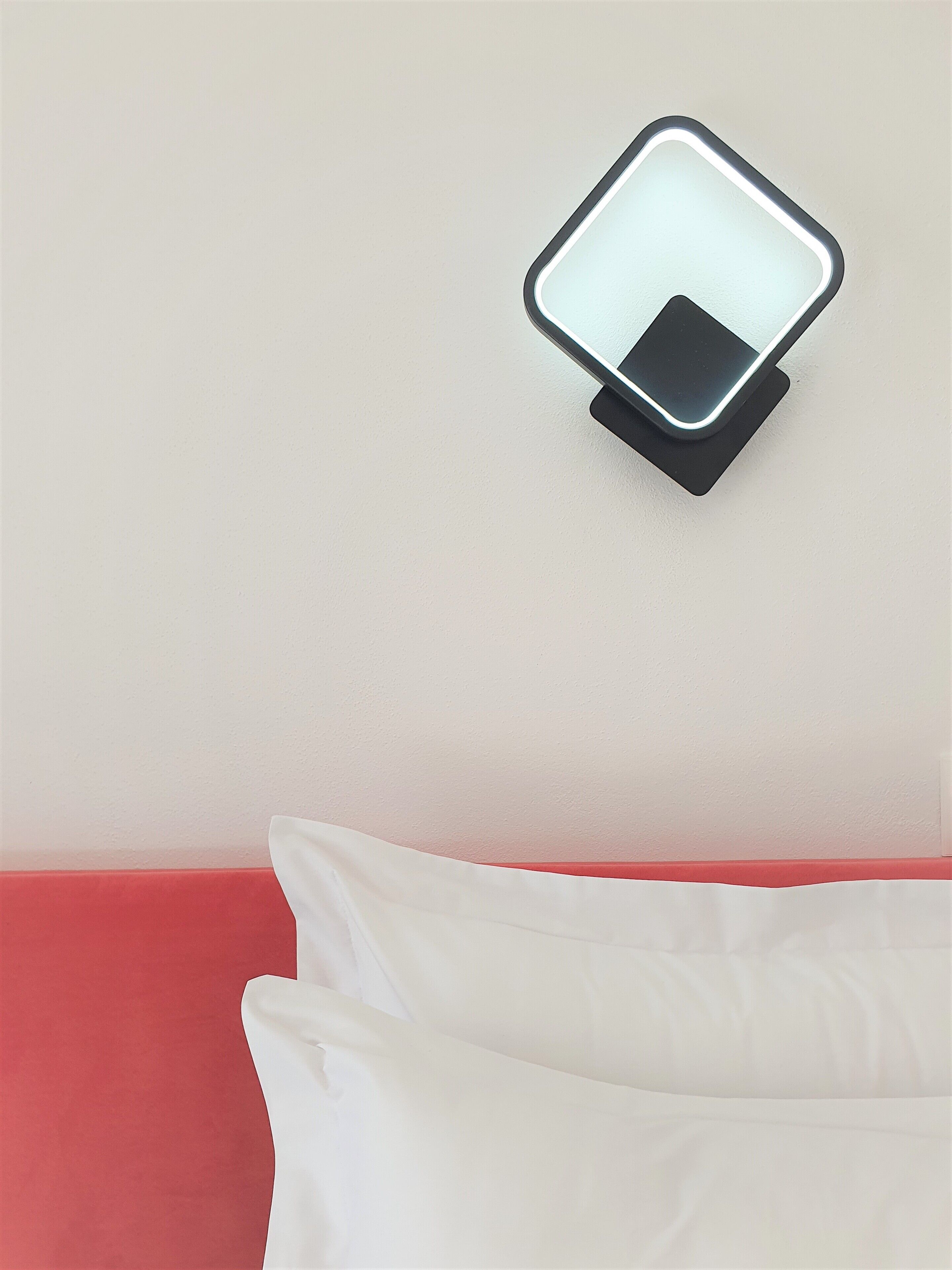 deluxe twin room | 1 bedroom, hypo-allergenic bedding, pillow-top beds, in-room safe