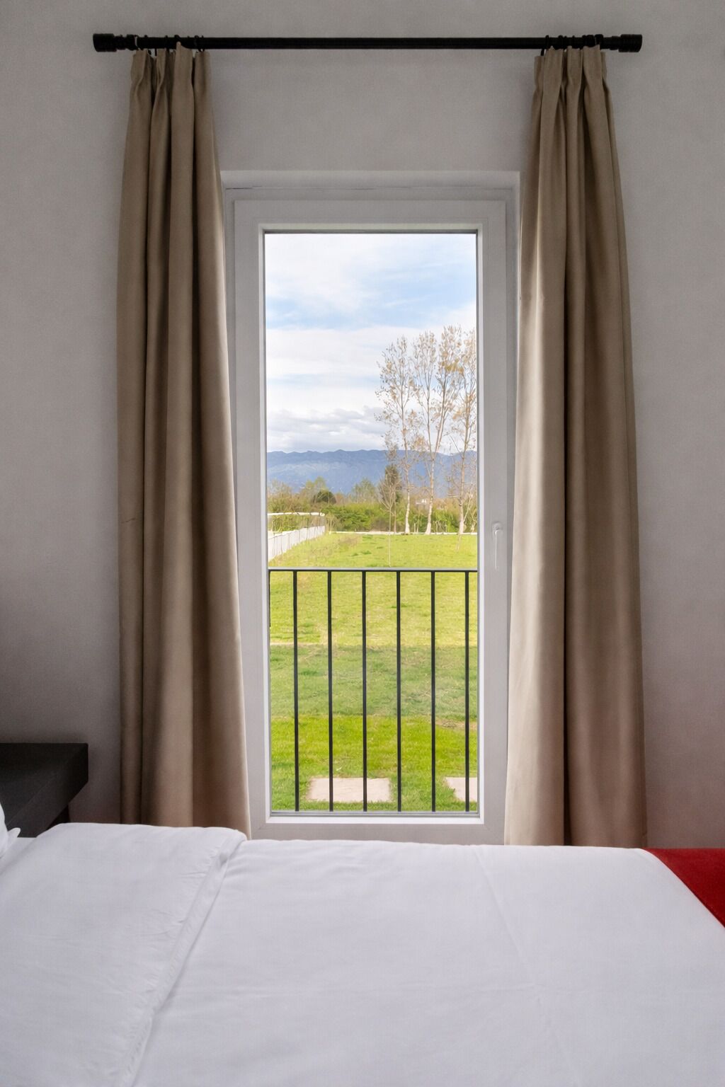 Camera Deluxe | Biancheria da letto ipoallergenica, materassi a doppio strato