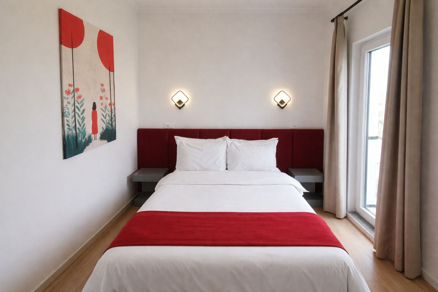 豪華客房 | 防敏寢具、特厚豪華床墊、房內夾萬、書桌